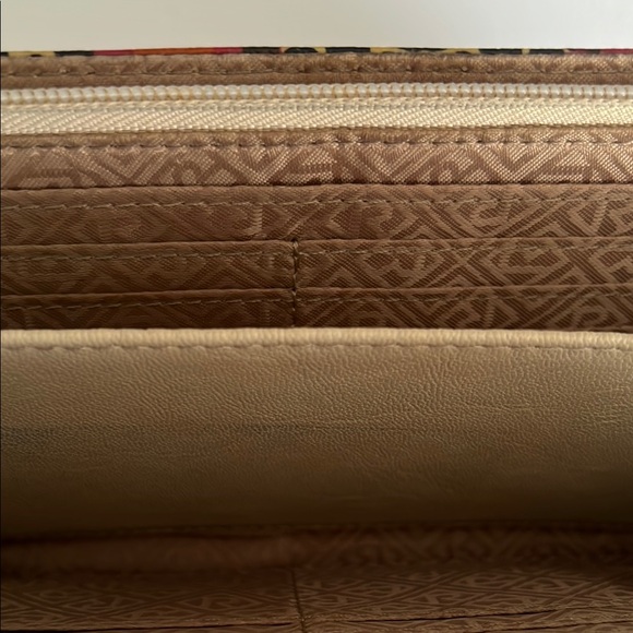 Relic Multicolor Wallet - Picture 4 of 9